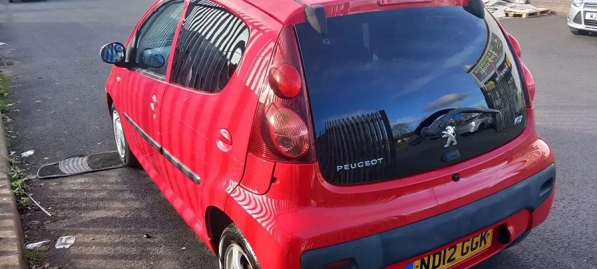 Used Peugeot 107 Allure 68 HP (50 kW) 2012 Red Hatchback