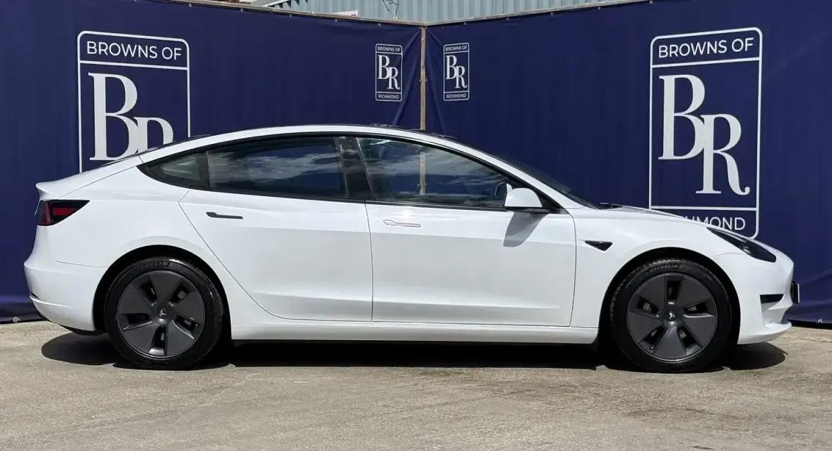 Used Tesla Model 3 RWD 177 kW (241 HP) 2023 White Sedan