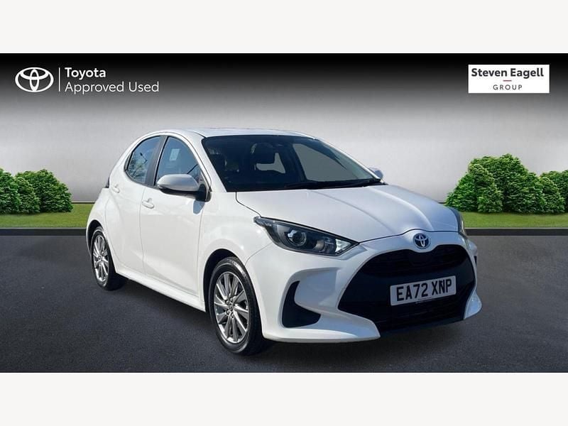 White Used 2022 Toyota Yaris Hybrid Hatchback | £16,263 (Good price) - Image 1/3