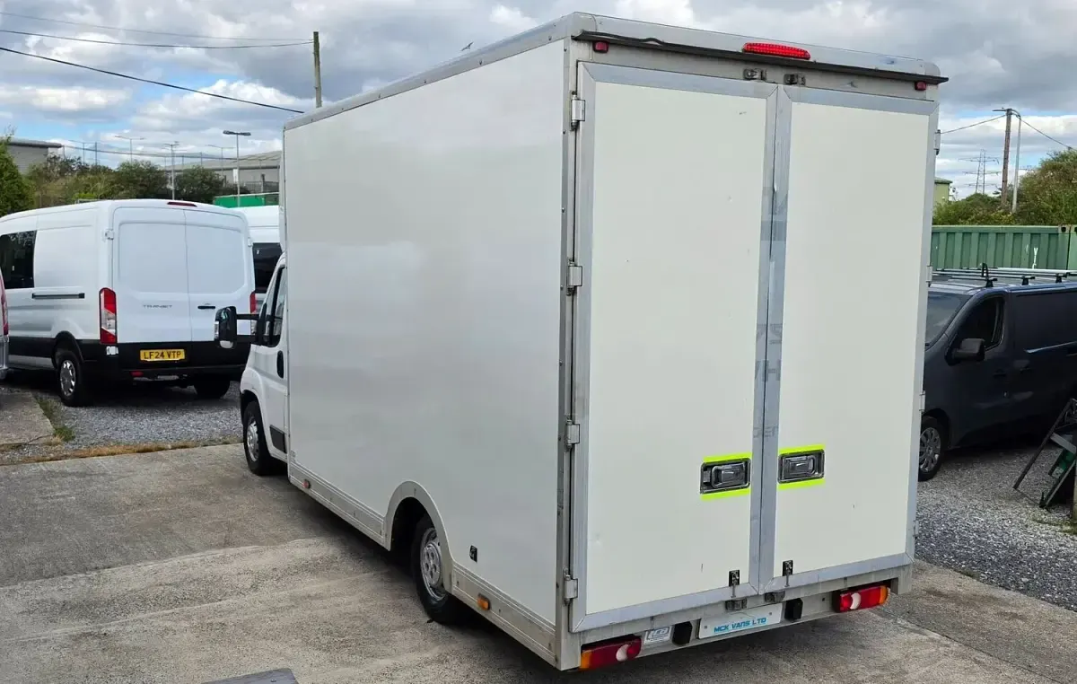 Used Peugeot Boxer 165 HP (121 kW) 2020 White Van