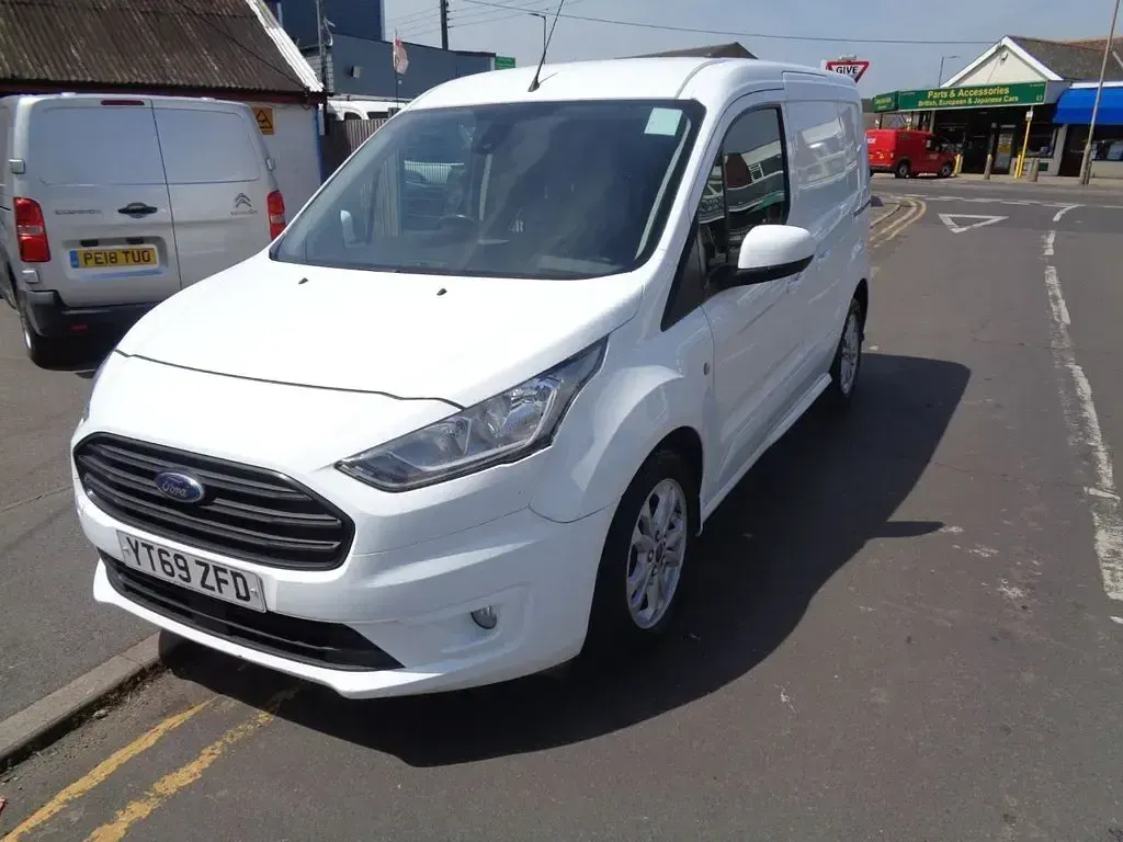 Used Ford Transit Connect Limited 120 HP (88 kW) 2019 White MPV