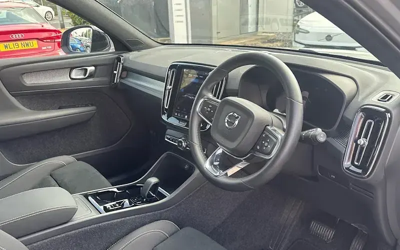 Used Volvo XC40 Plus 163 HP (119 kW) 2026 SUV