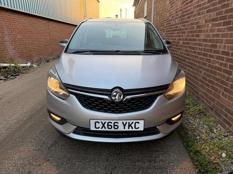 Used Vauxhall Zafira SRi 2016 Silver MPV