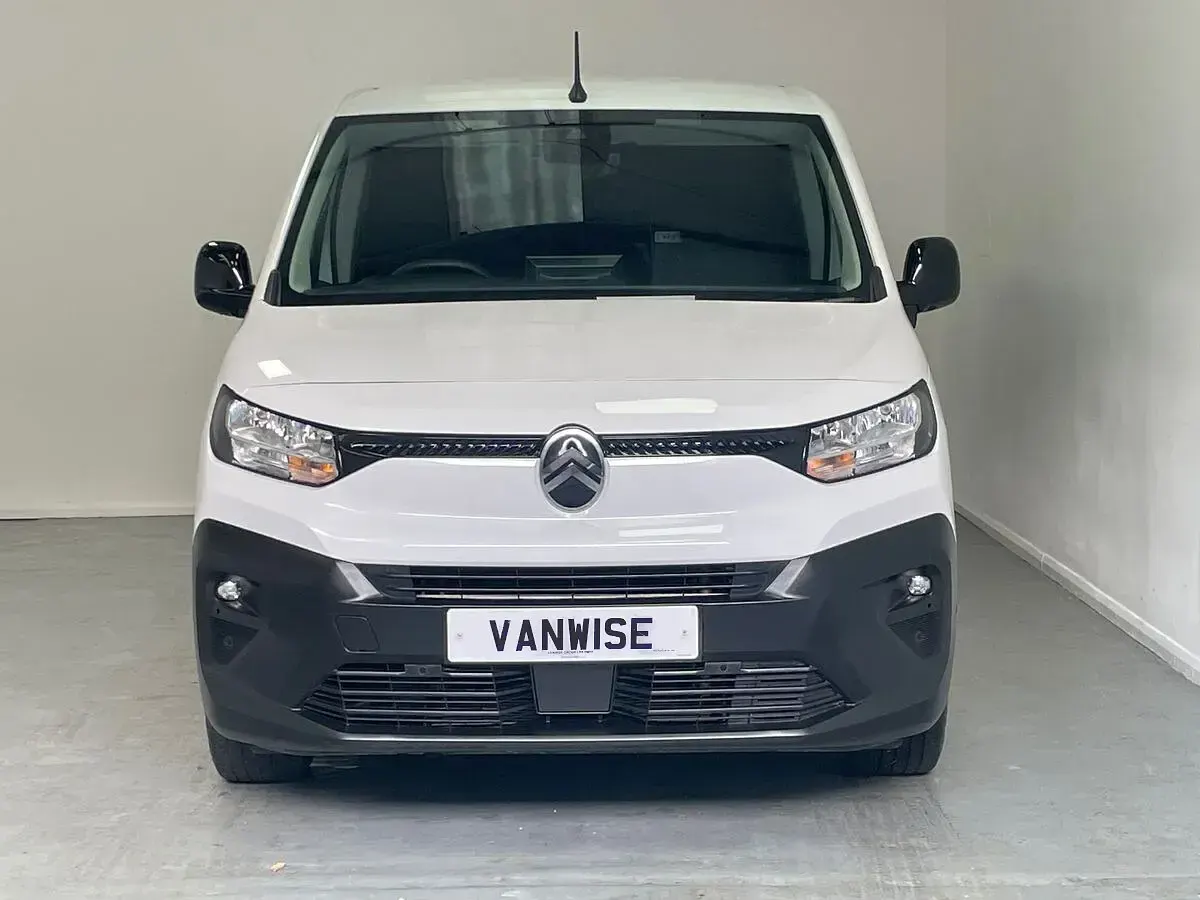 New Citroën Berlingo 100 HP (73 kW) 2025 White MPV