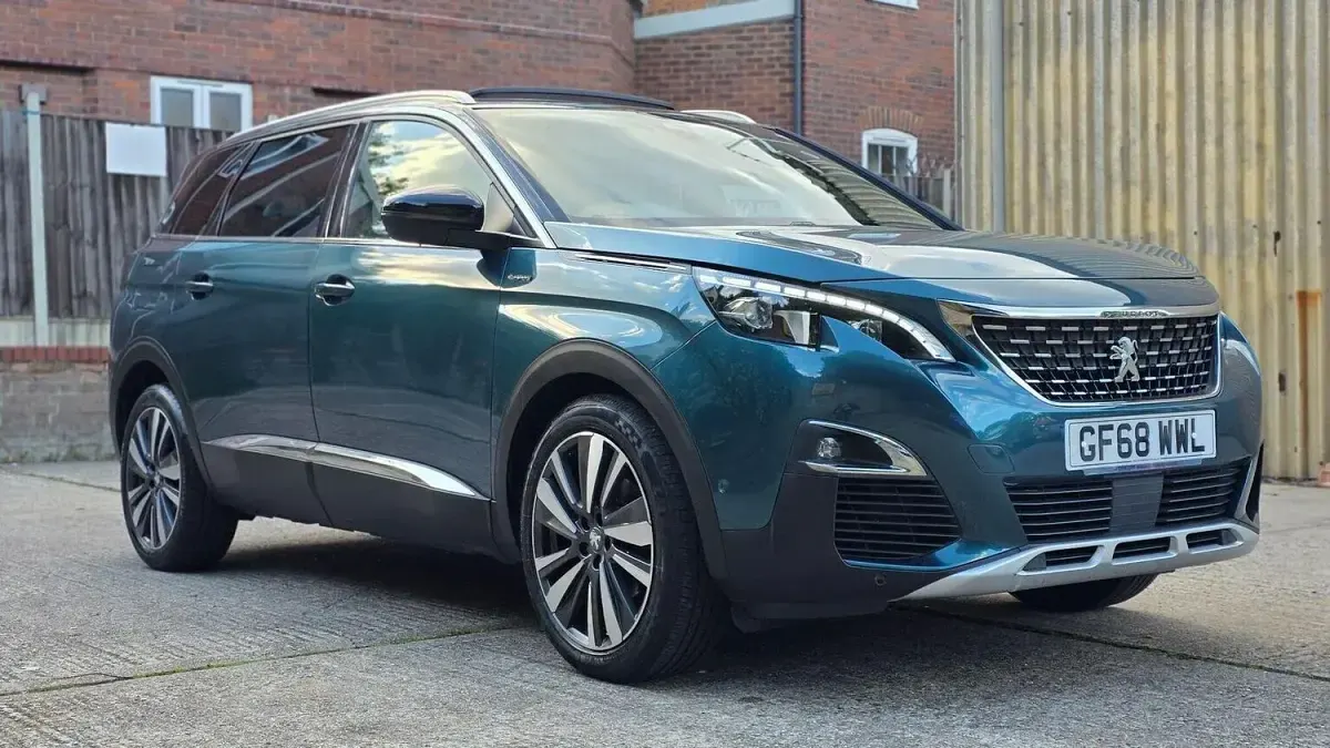 Used Peugeot 5008 Premium 2018 Green SUV