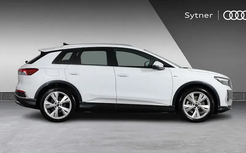 New Audi Q4 e-tron S-Line 150 kW (204 HP) 2026 SUV