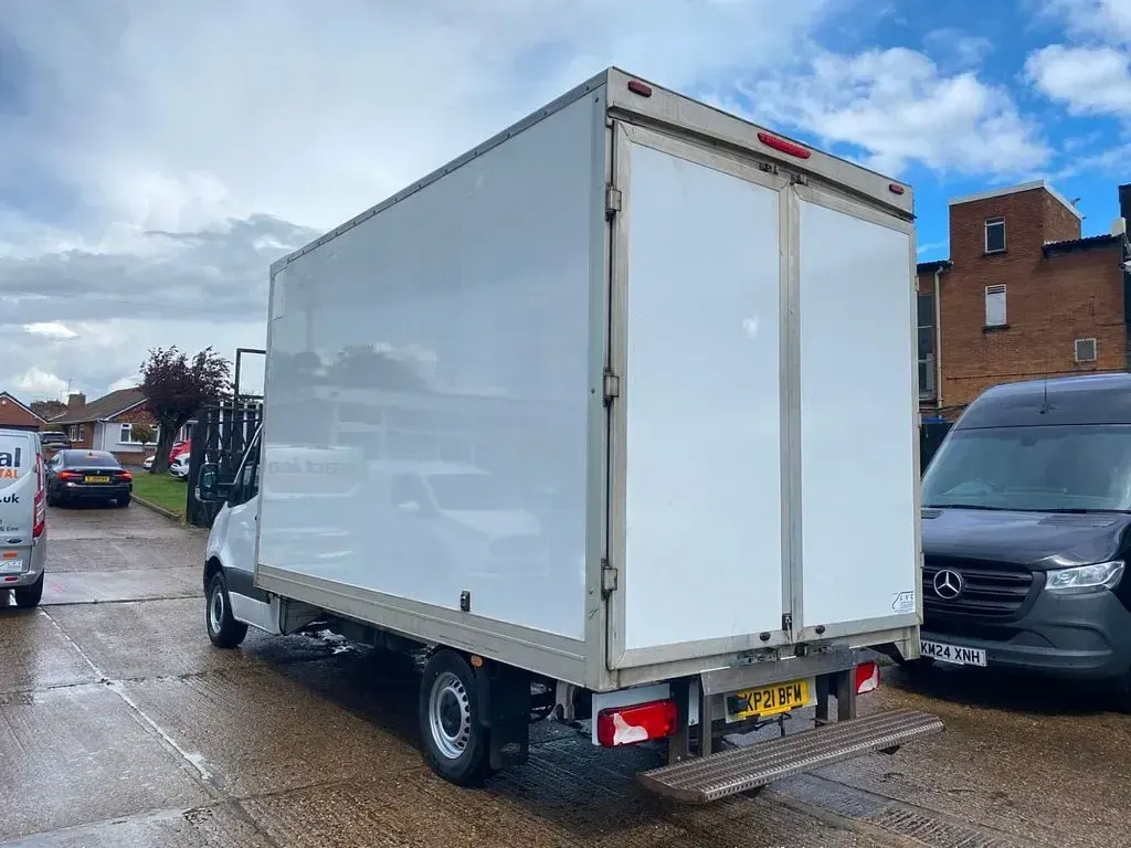Used Mercedes Sprinter Progressive 161 HP (118 kW) 2021 White Van