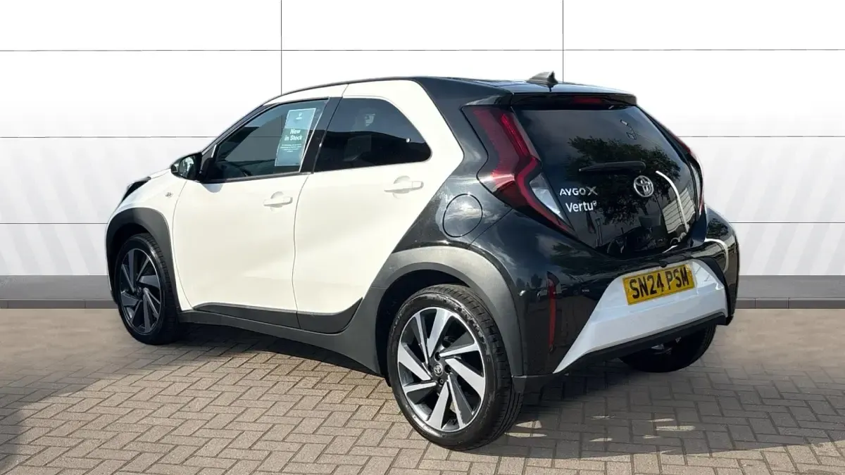 Used Toyota Aygo X 72 HP (52 kW) 2024 White SUV