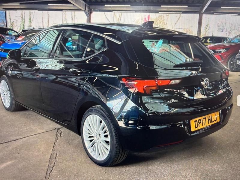Used Vauxhall Astra Elite 150 HP (110 kW) 2017 Black Hatchback