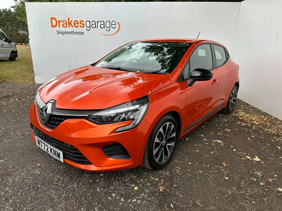 Used Renault Clio Evolution 2022 Orange Hatchback