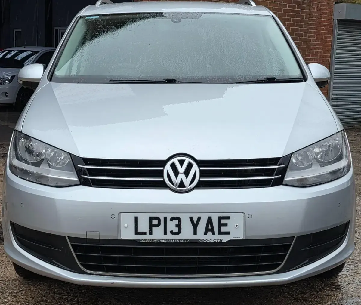 Usado VW Sharan SE 140 HP (102 kW) 2013 Prateado Monovolume