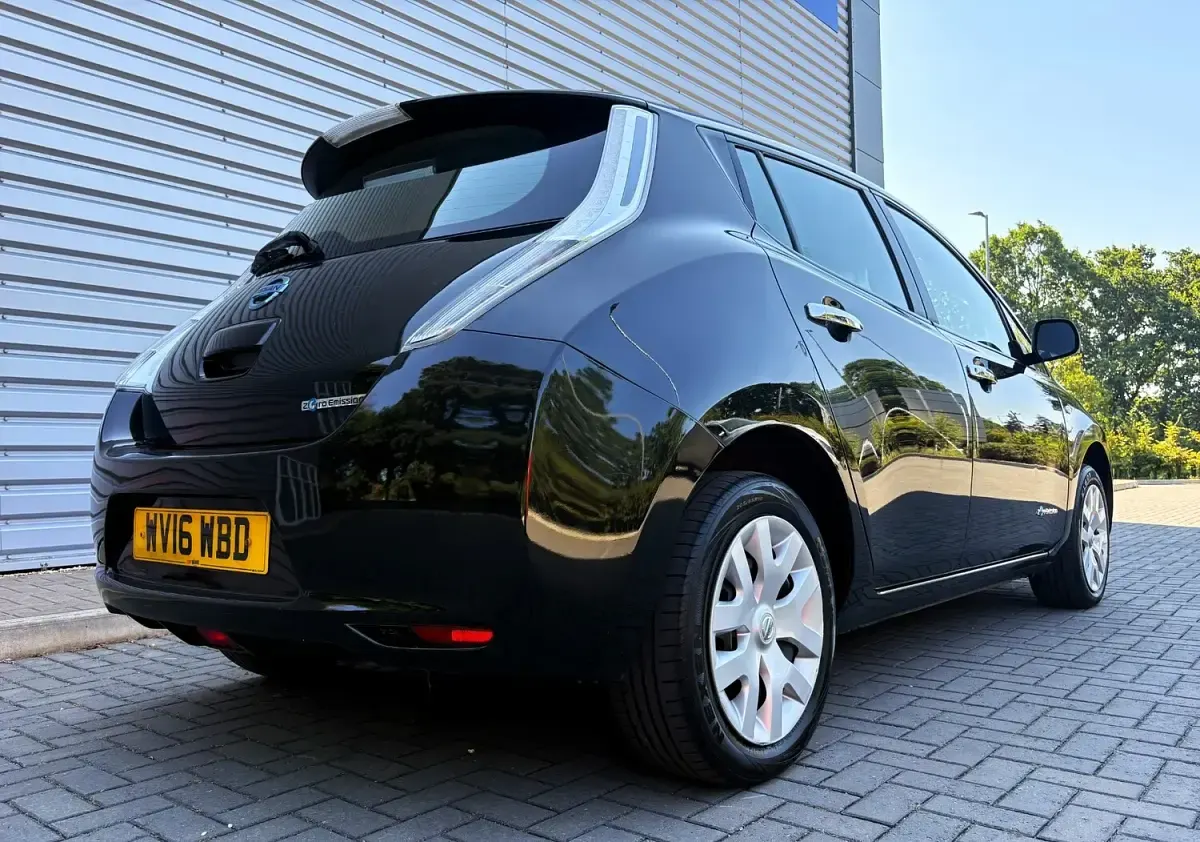 Used Nissan Leaf Visia 80 kW (109 HP) 2016 Black Hatchback