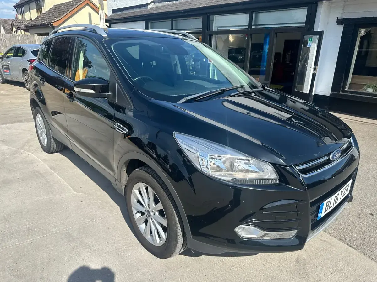 Used Ford Kuga Titanium 150 HP (110 kW) 2016 Black SUV