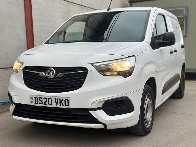 Used Vauxhall Combo Sportive 100 HP (73 kW) 2020 White Van
