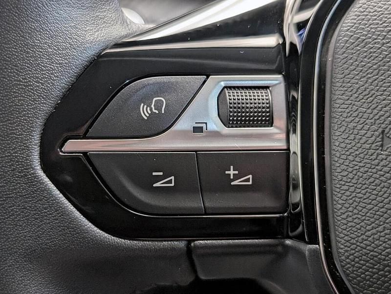 Used Peugeot 208 Allure+ 99 HP (72 kW) 2023 Black Hatchback