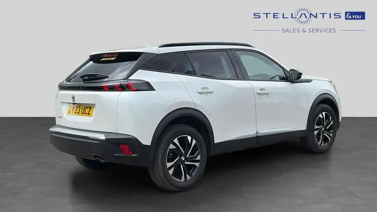 Used Peugeot 2008 Allure+ 100 HP (73 kW) 2023 White SUV