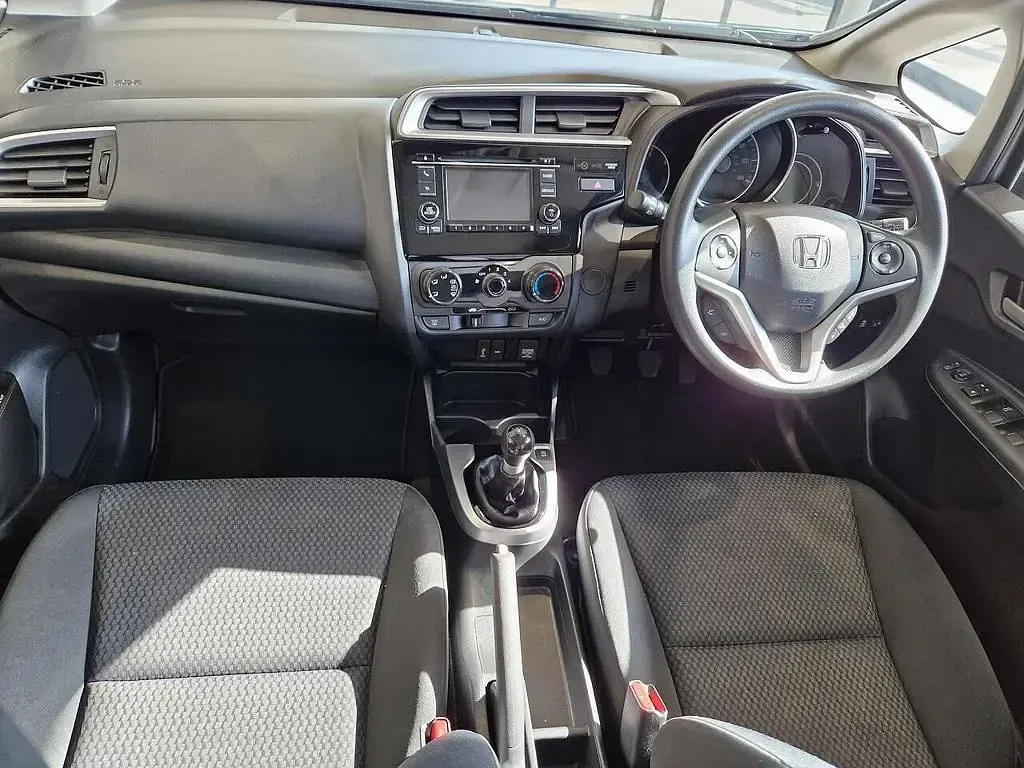 Used Honda Jazz S 102 HP (75 kW) 2019 Silver Hatchback