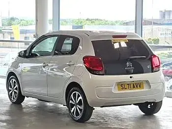 Begagnad Citroën C1 Shine 72 HK (52 kW) 2021 Vit Halvkombi