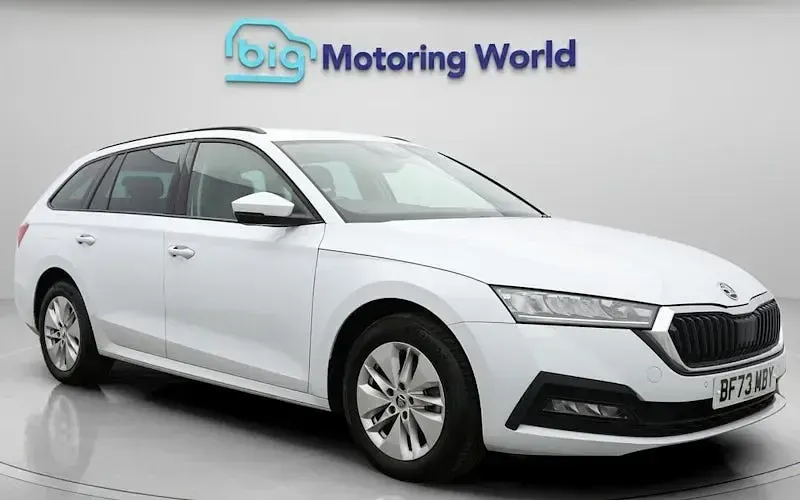 Usado Skoda Octavia SE Technology 110 CV (80 kW) 2023 Familiar