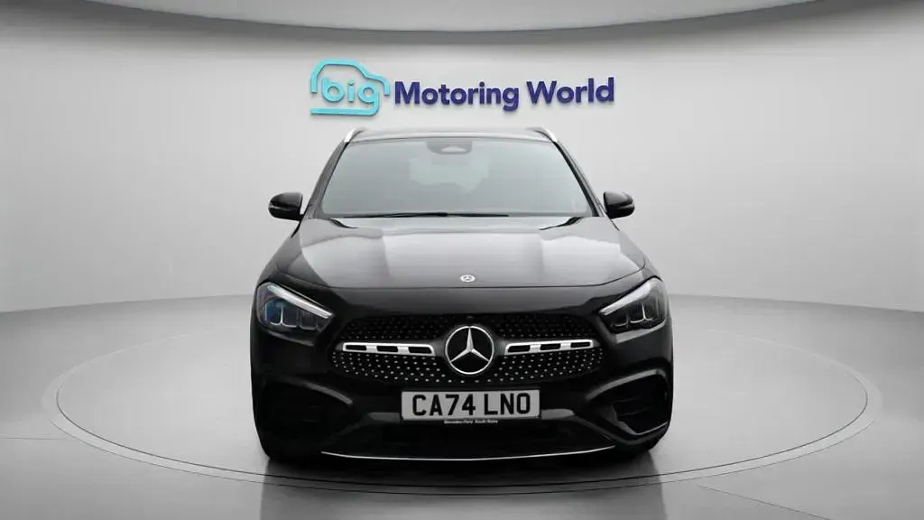 Used Mercedes GLA200 Executive 163 HP (119 kW) 2024 Black SUV