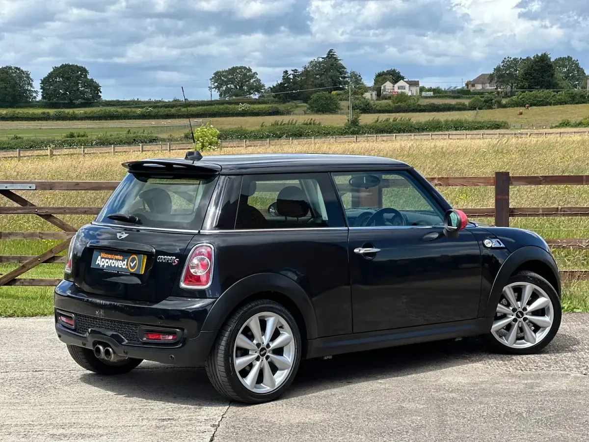 Used Mini Cooper S Hatch 184 HP (135 kW) 2011 Black Hatchback