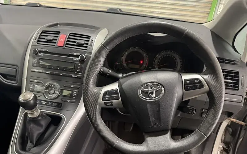 Used Toyota Auris 132 HP (97 kW) 2012 Silver Hatchback