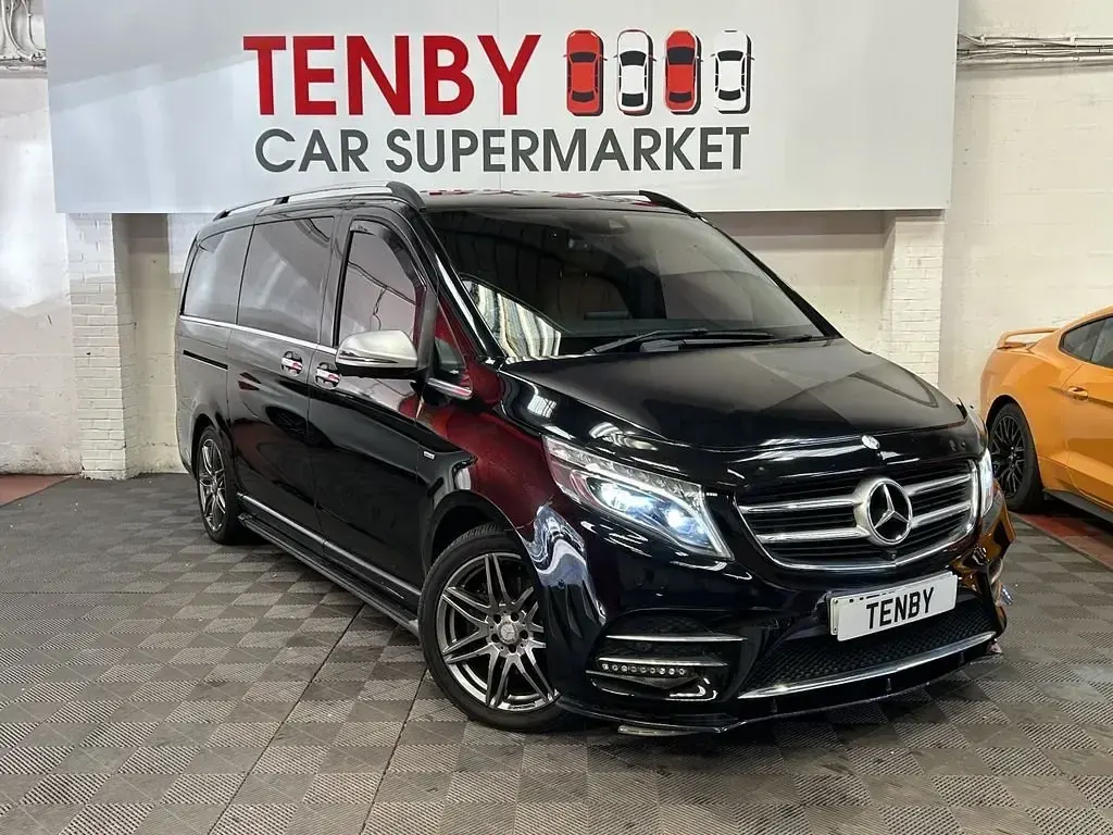 Begagnad Mercedes V250 AMG line 190 HK (139 kW) 2017 Svart Minibuss