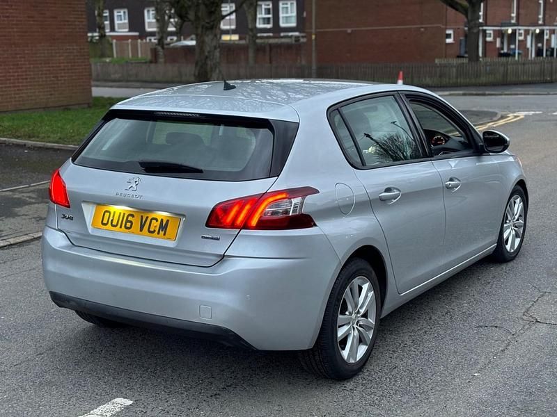 Second-hand Peugeot 308 Active 2016 Argintiu Hatchback
