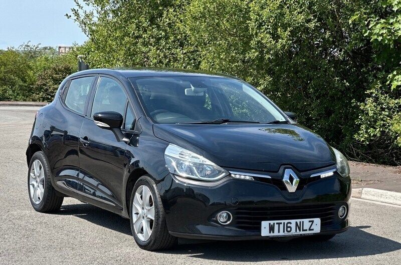 Black Used 2016 Renault Clio IV Dynamique Hatchback | £3,495 (Good price) - Image 1/4