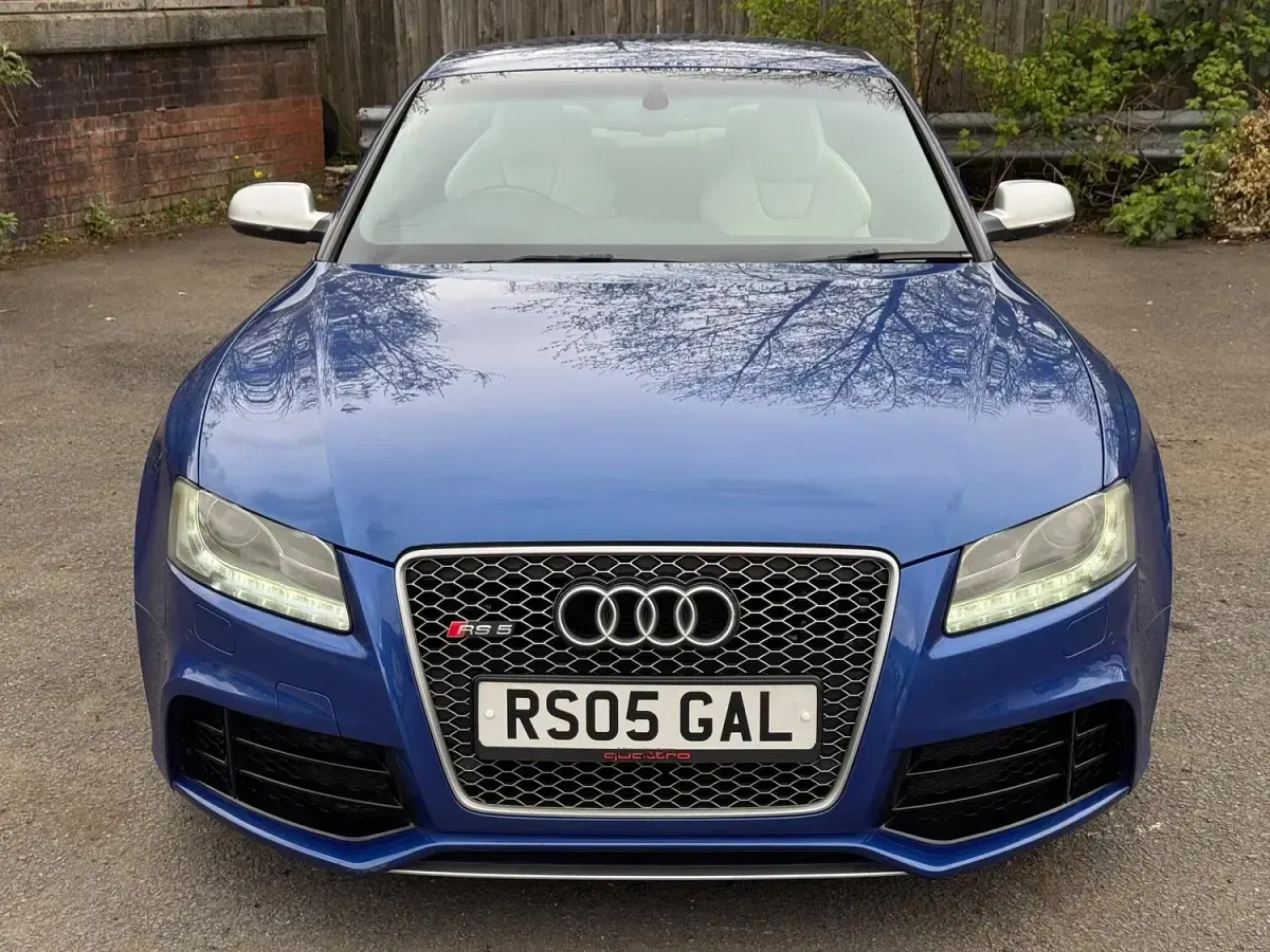 Used Audi RS5 Comfort 450 HP (330 kW) 2011 Blue Coupe
