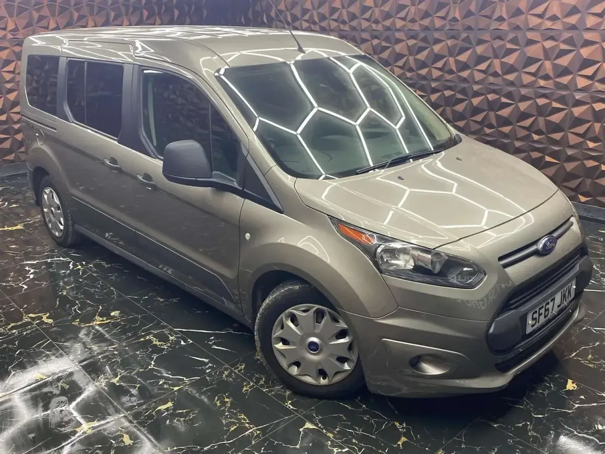 Used Ford Tourneo Connect Zetec 120 HP (88 kW) 2017 MPV