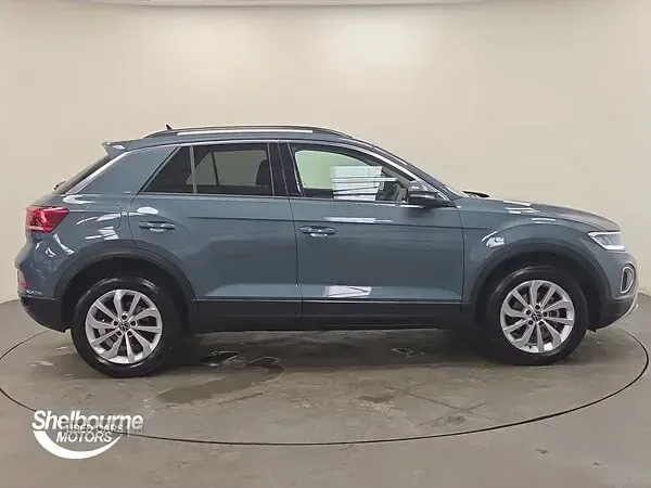 Used VW T-Roc Match 150 HP (110 kW) 2024 Blue SUV