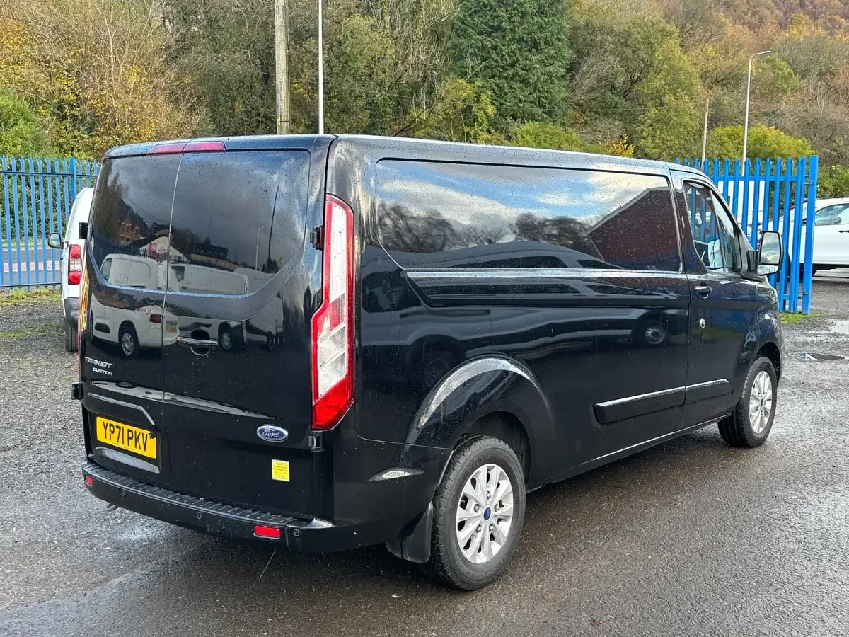 Used Ford Transit Custom Limited 130 HP (95 kW) 2021 Black Van