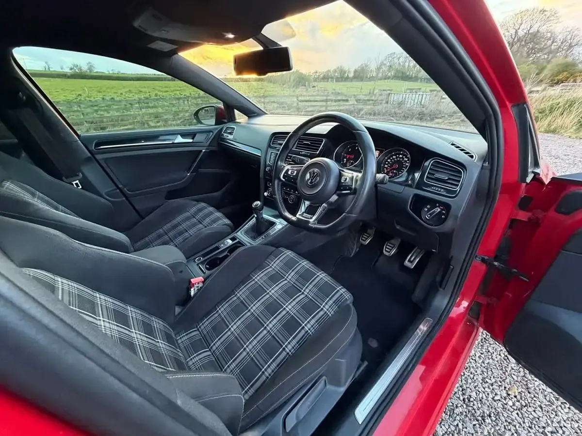 Used VW Golf VII GTD 2015 Red Hatchback