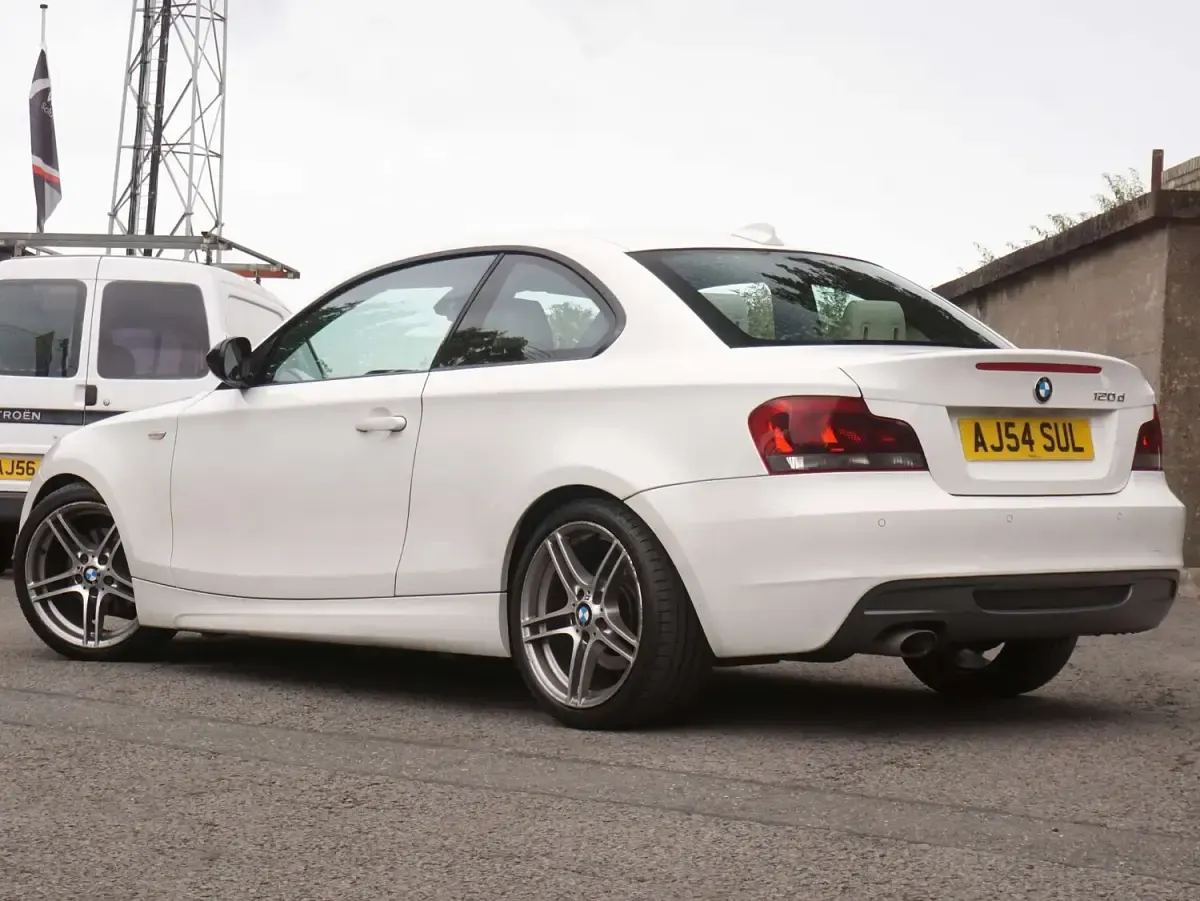 Used BMW 120 Coupé Sport Line 177 HP (130 kW) 2013 White Coupe