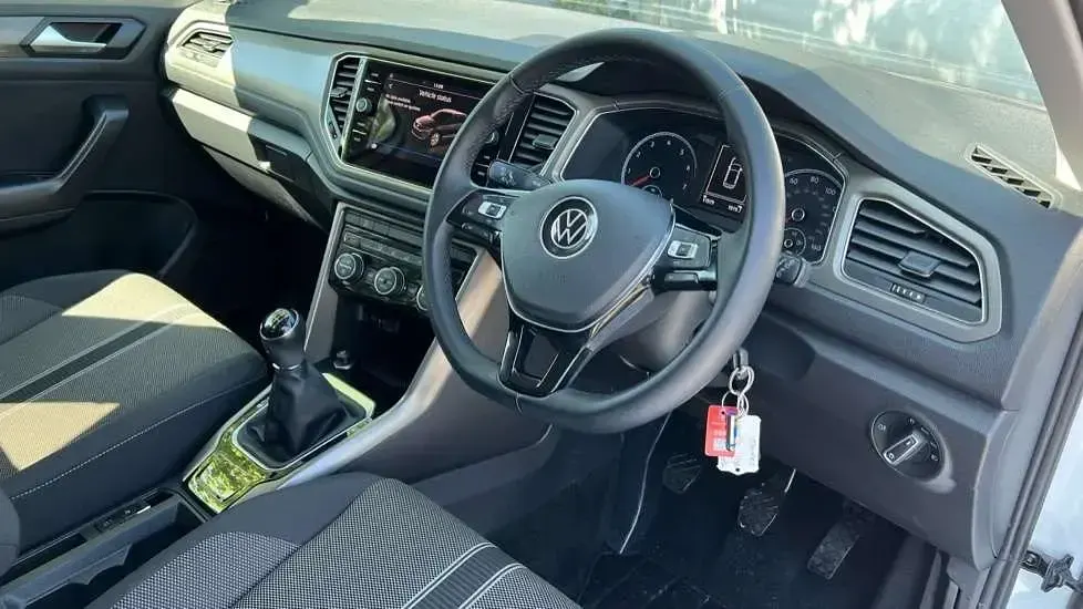 Begagnad VW T-Roc Design 110 HK (80 kW) 2021 Vit SUV