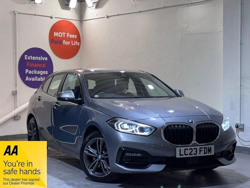 Used BMW 118 Sport Line 136 HP (100 kW) 2023 Grey Hatchback
