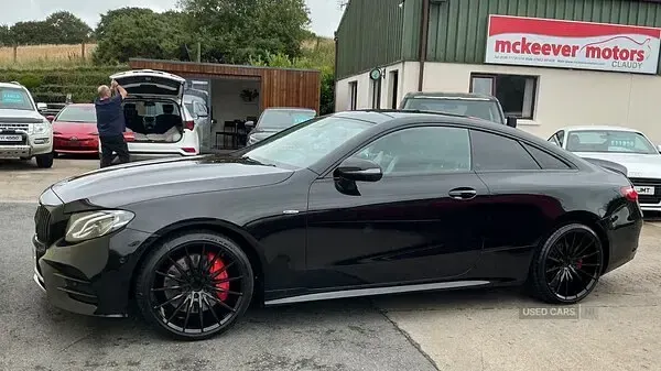 Used Mercedes E300 AMG Line Premium 245 HP (180 kW) 2017 Black Coupe