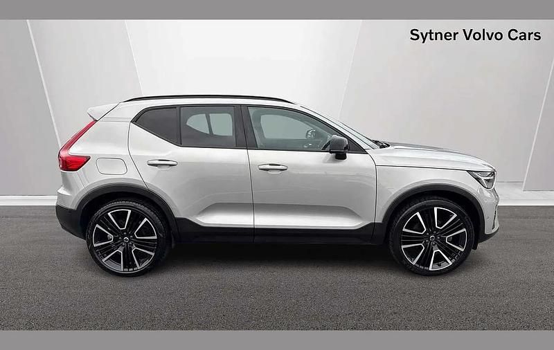 Used Volvo XC40 Ultra 194 HP (142 kW) 2025 Silver SUV