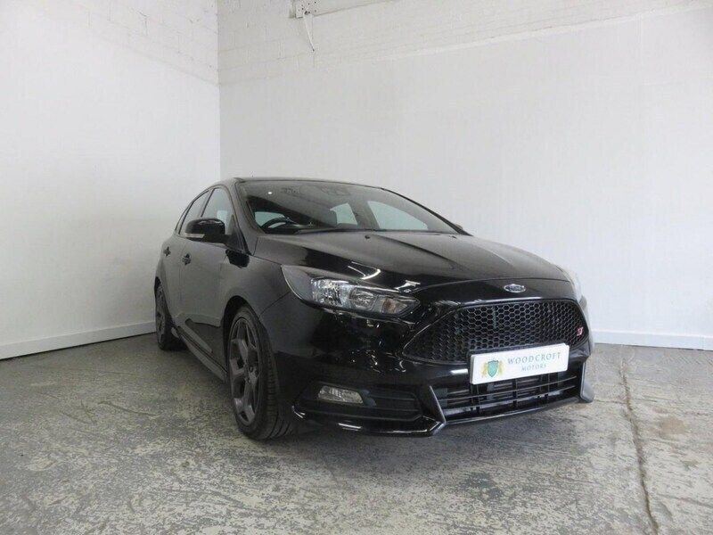 Black Used 2017 Ford Focus ST Hatchback | £12,495 (Fair price) - Image 1/3