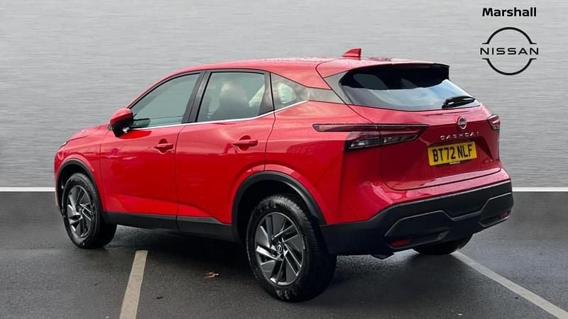 Used Nissan Qashqai Acenta Premium 158 HP (116 kW) 2022 Red SUV