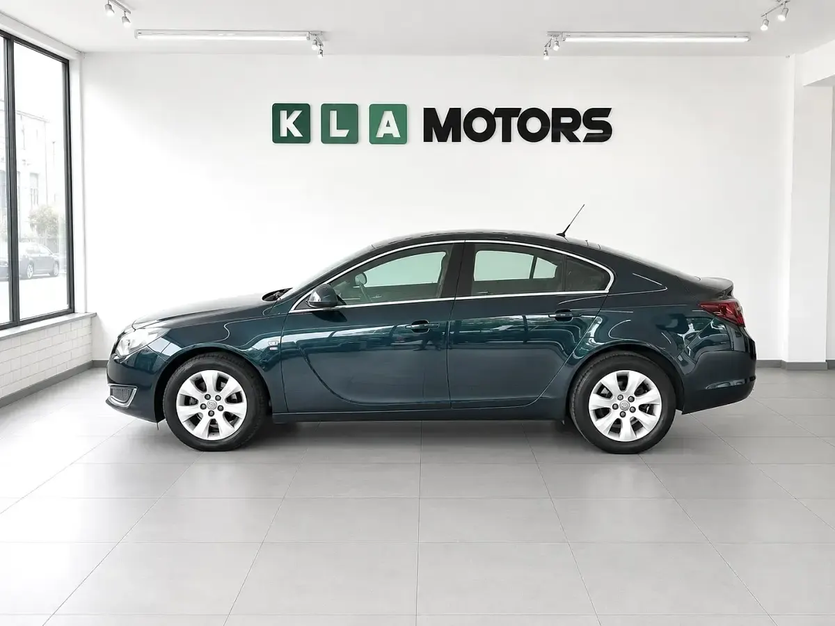 Used Vauxhall Insignia 163 HP (119 kW) 2015 Green Hatchback