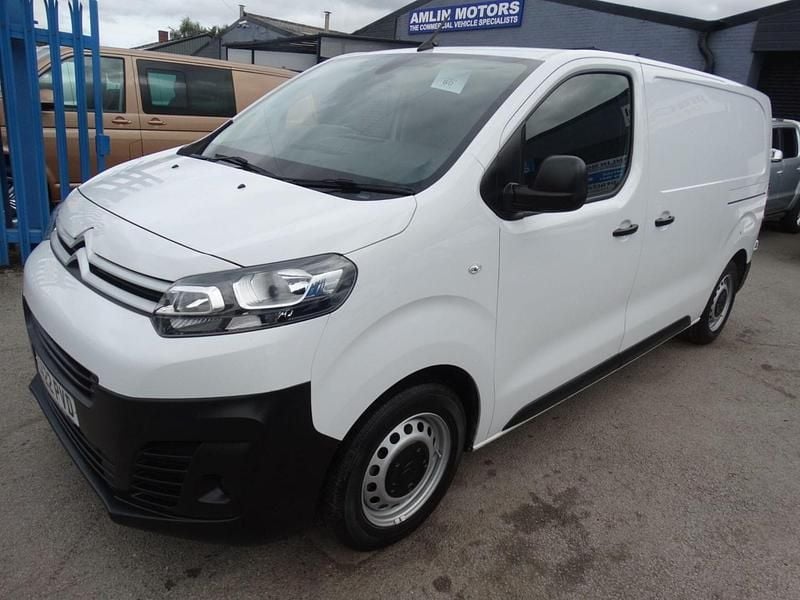 White Used 2022 Citroën Dispatch MPV | £10,999 (Good price) - Image 1/4