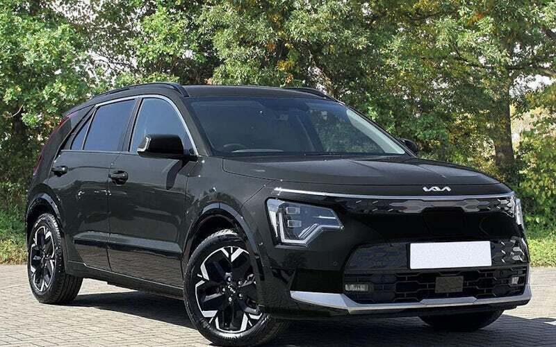 Used 2025 Kia e-Niro 3 SUV | £22,995 (A bit pricey) - Image 1/1