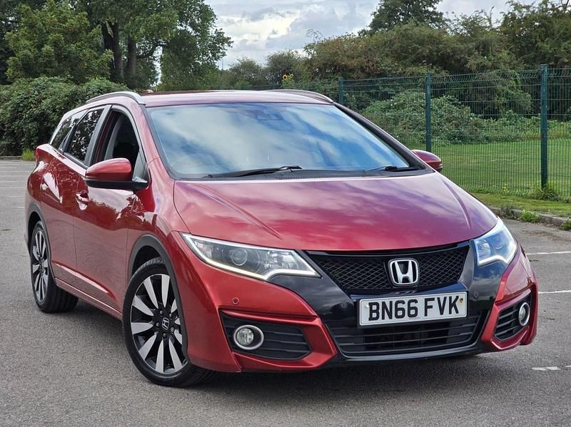 Red Used 2016 Honda Civic SR Estate | £5,795 (A bit pricey) - Image 1/4
