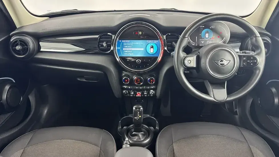 Used Mini Cooper Classic 134 HP (98 kW) 2023 Black Hatchback