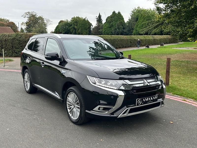 Black Used 2019 Mitsubishi Outlander P-HEV Estate | £17,490 (Expensive) - Image 1/4