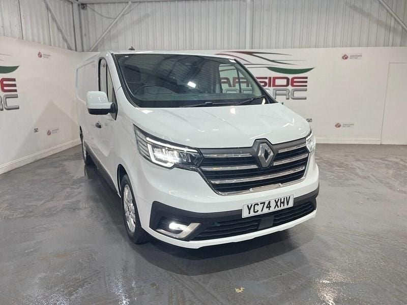 Usado Renault Trafic 150 HP (110 kW) 2024 Branco Monovolume