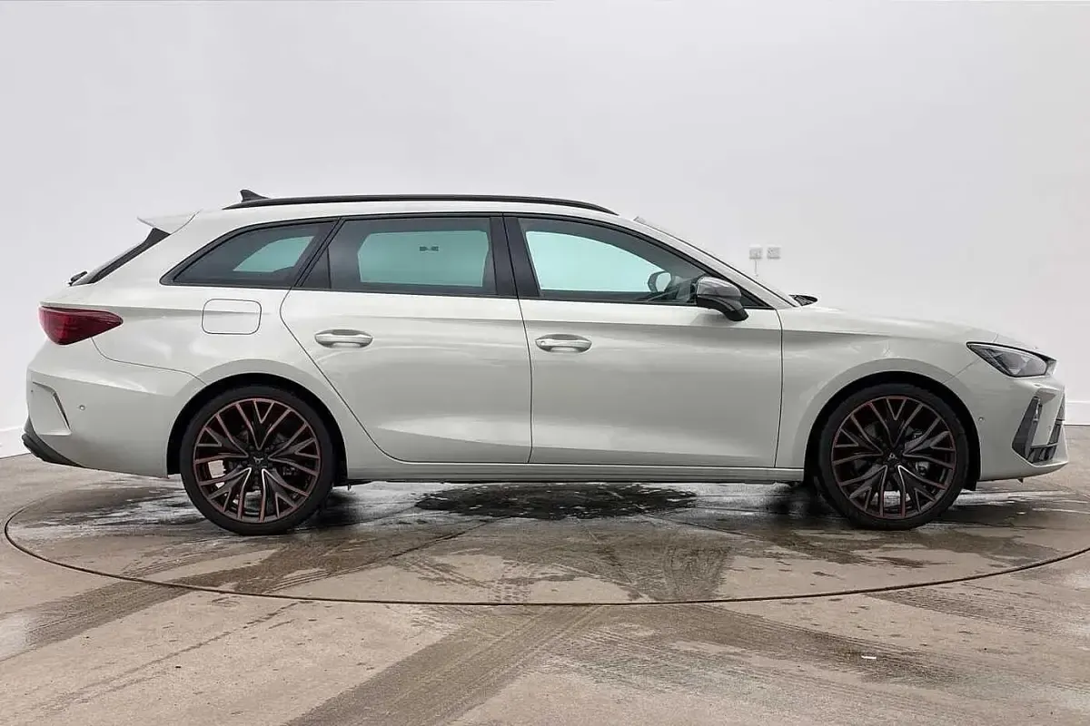Nuevo Cupra Leon 150 CV (110 kW) 2026 Gris Familiar