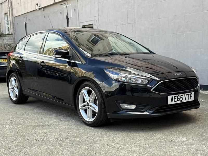 Used Ford Focus Zetec 125 HP (91 kW) 2015 Black Hatchback